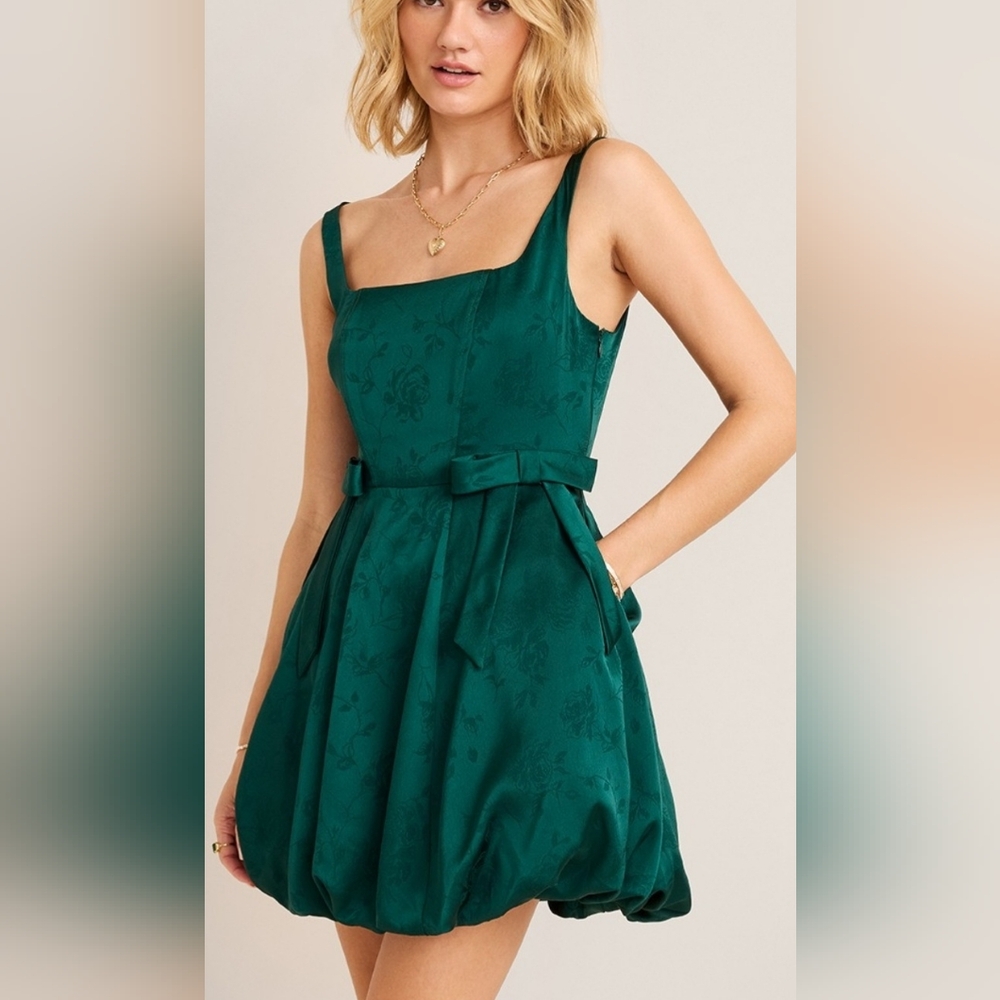 Francesca's Collections Elise Bubble Hem Mini Dress. NWT